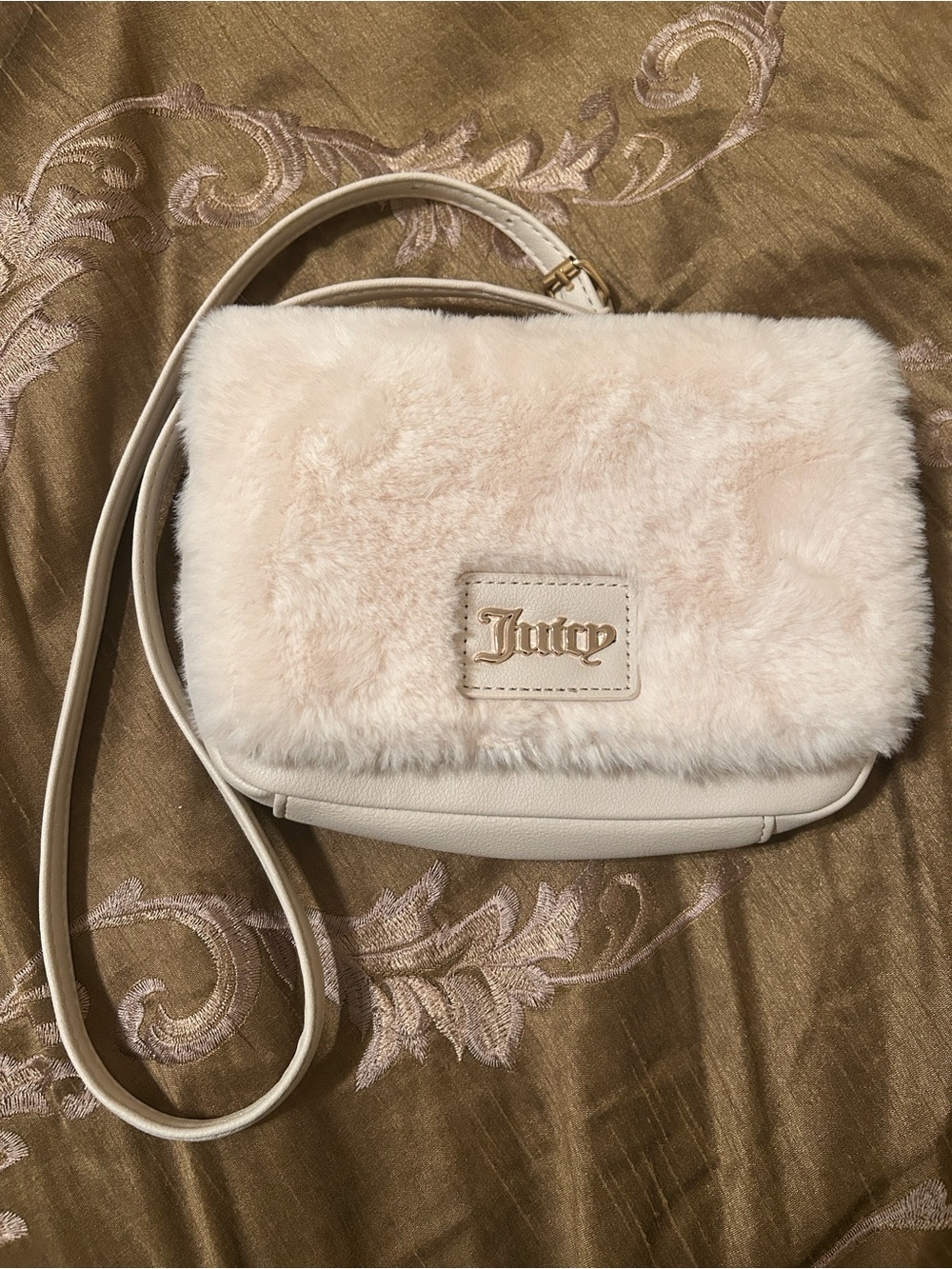 Juicy Couture Cream Faux Fur Flap Bag NWOT - Picture 9 of 9